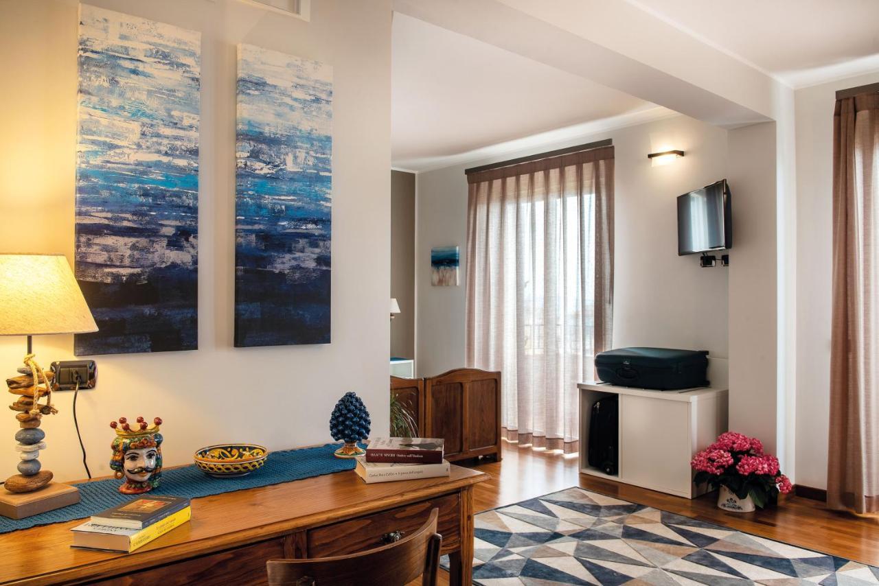 Torrevarata - Guest Rooms Santa Teresa Di Riva Exteriér fotografie