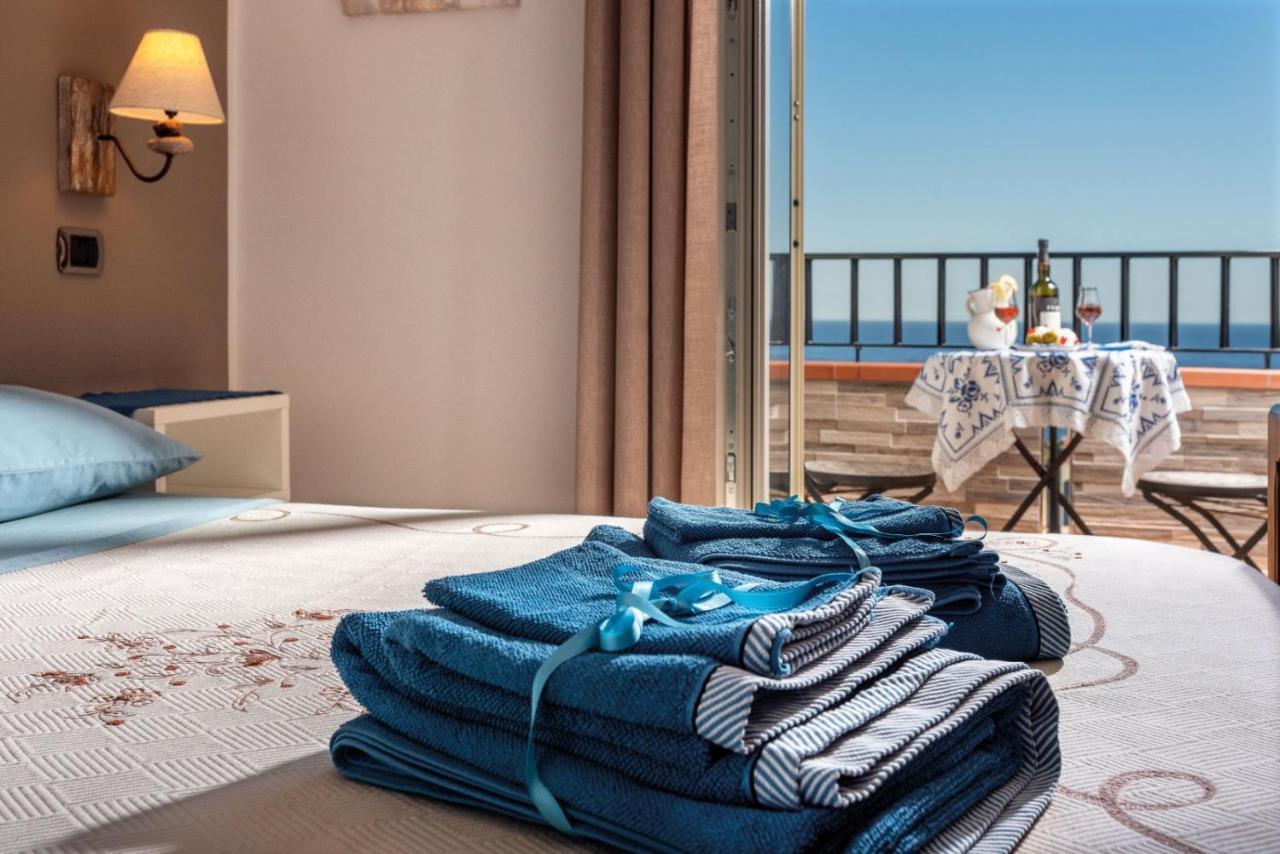 Torrevarata - Guest Rooms Santa Teresa Di Riva Exteriér fotografie